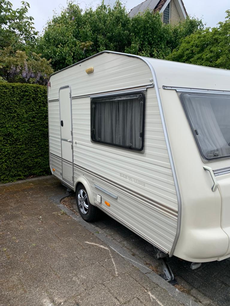 Te koop Avento caravan 3.45 opbouw, 5.23 lengte, Caravans en Kamperen, Overige typen, Standaardzit, Kachel, Particulier