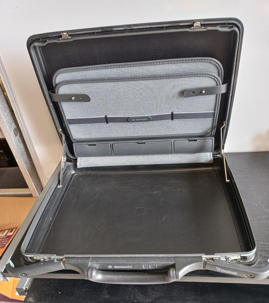 Samsonite koffer met sleutels - 49x36x8 cm, Ophalen of Verzenden, Gebruikt