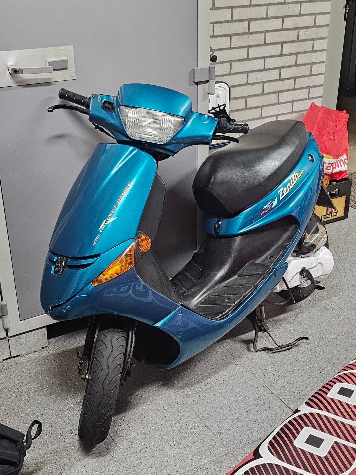 Peugeot Zenith 70cc Opknapper of onderdelen snel en Krachtig, Fietsen en Brommers, Ophalen of Verzenden, Gebruikt, Tweetakt, Peugeot