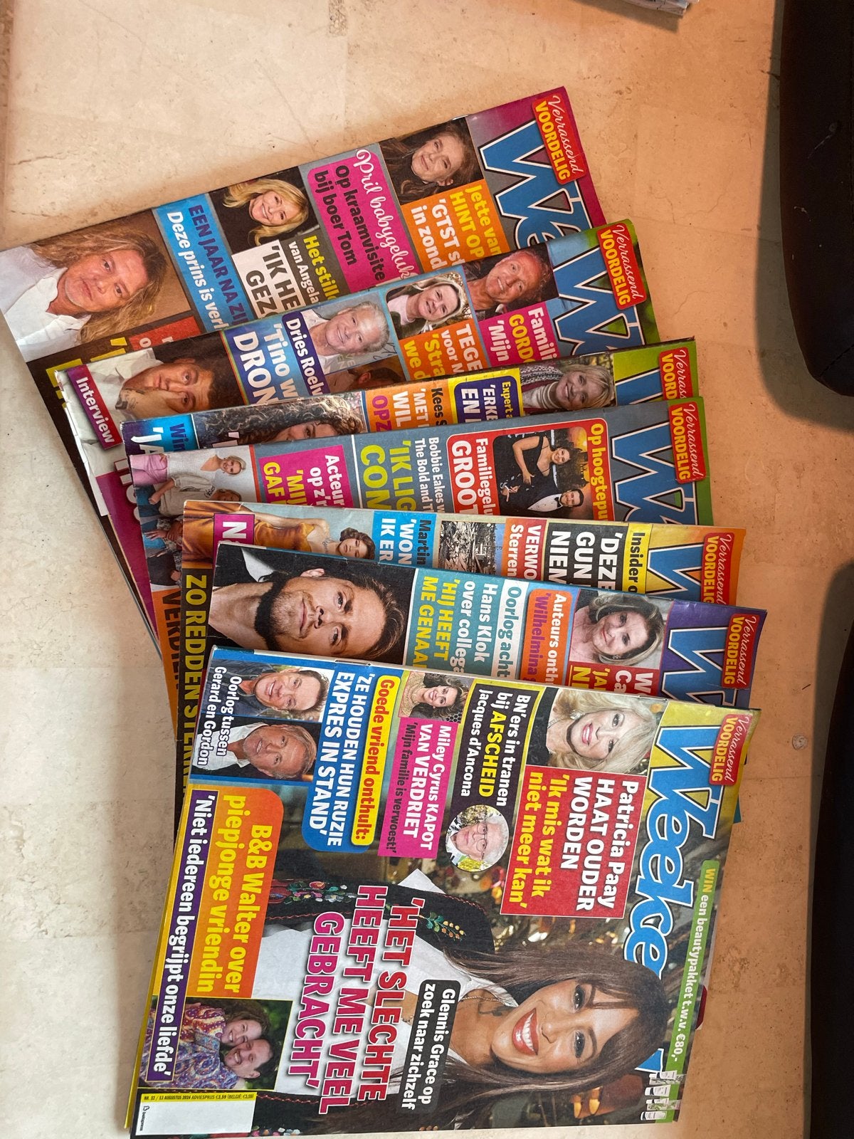 Diverse roddelbladen en showbizz magazines, Ophalen of Verzenden, Gelezen, Gossip of Showbizz