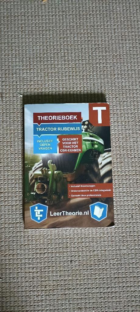 Theorieboek tractor rijbewijs met 1,5 uur aan oefenexamens, Niet van toepassing, Ophalen of Verzenden, Zo goed als nieuw, Leertheorie.nl