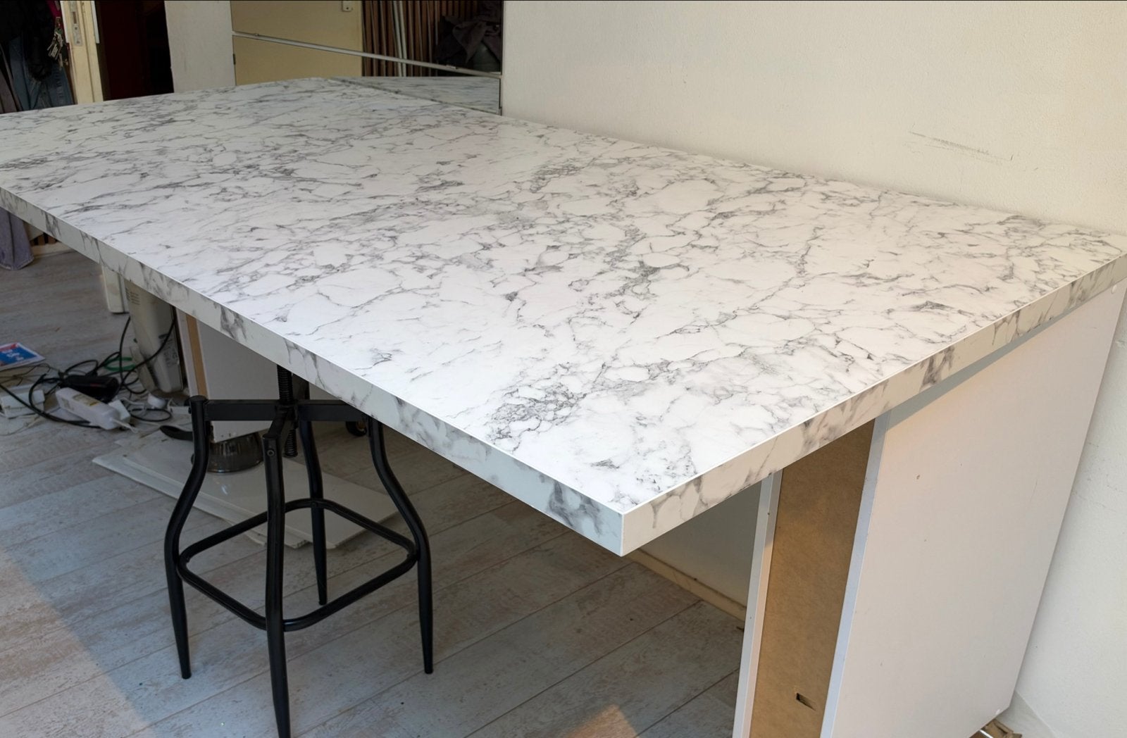 Grote marmerlook tafel/werkblad - Zo goed als nieuw, Huis en Inrichting, 200 cm of meer, Zo goed als nieuw, Vijf personen of meer