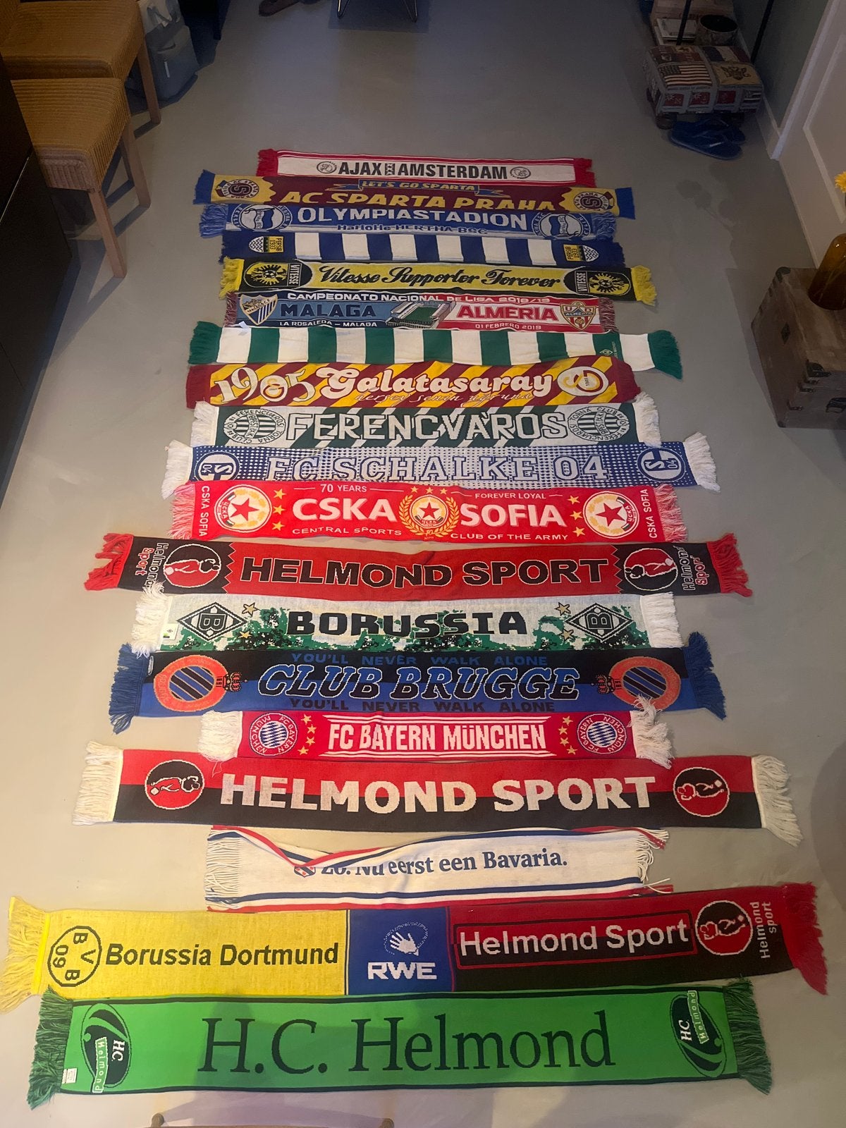 Voetbalsjaals collectie - Diverse clubs, Verzamelen, Sportartikelen en Voetbal, Ophalen of Verzenden, Gebruikt, Ajax, Vaantje of Sjaal
