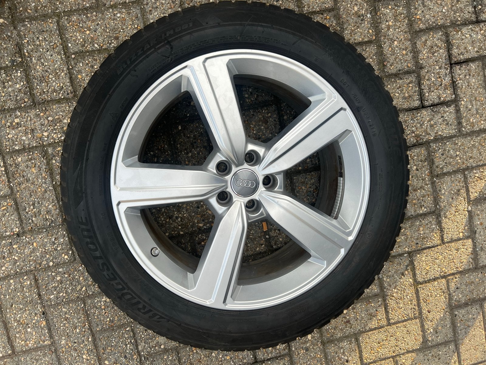 Oem Audi 20 inch onbeschadigd wielen met winterbanden, Auto-onderdelen, Ophalen, Gebruikt, 255 mm, Banden en Velgen