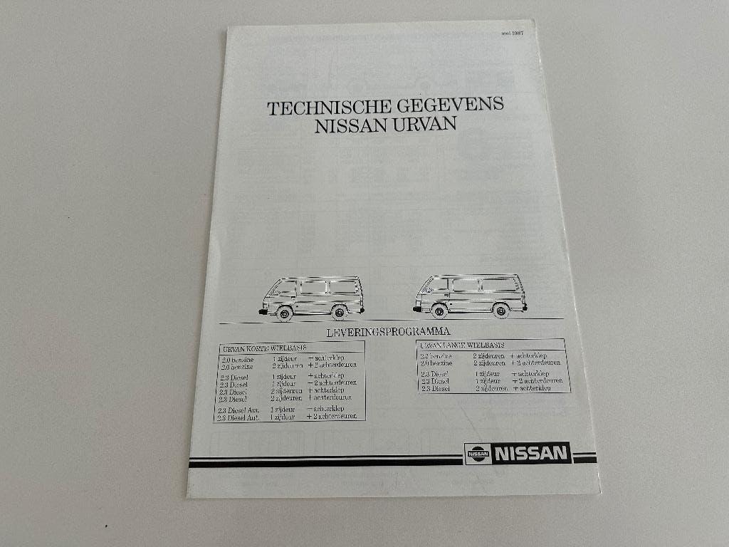 Folder Nissan Urvan 1987 bestelbus, Ophalen of Verzenden, Zo goed als nieuw, Nissan