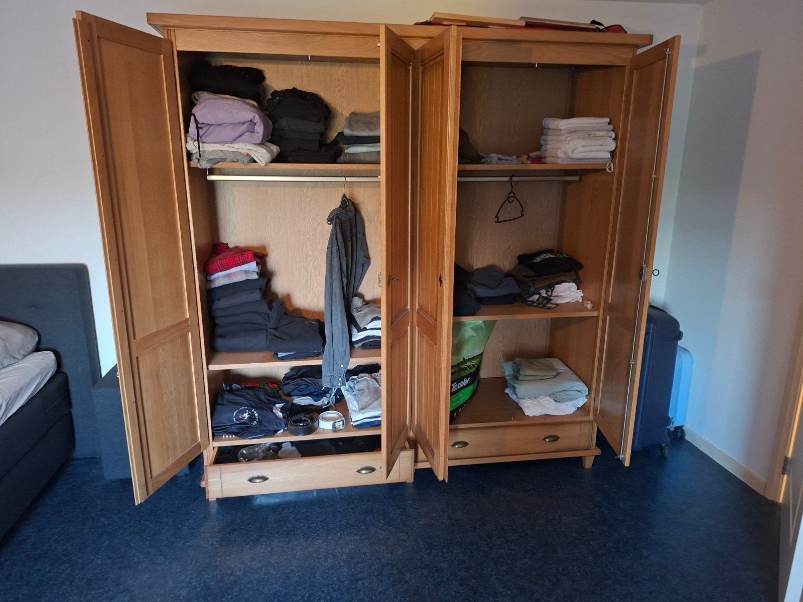 Kleding kast te koop, Ophalen of Verzenden, Zo goed als nieuw, 50 tot 75 cm, 200 cm of meer
