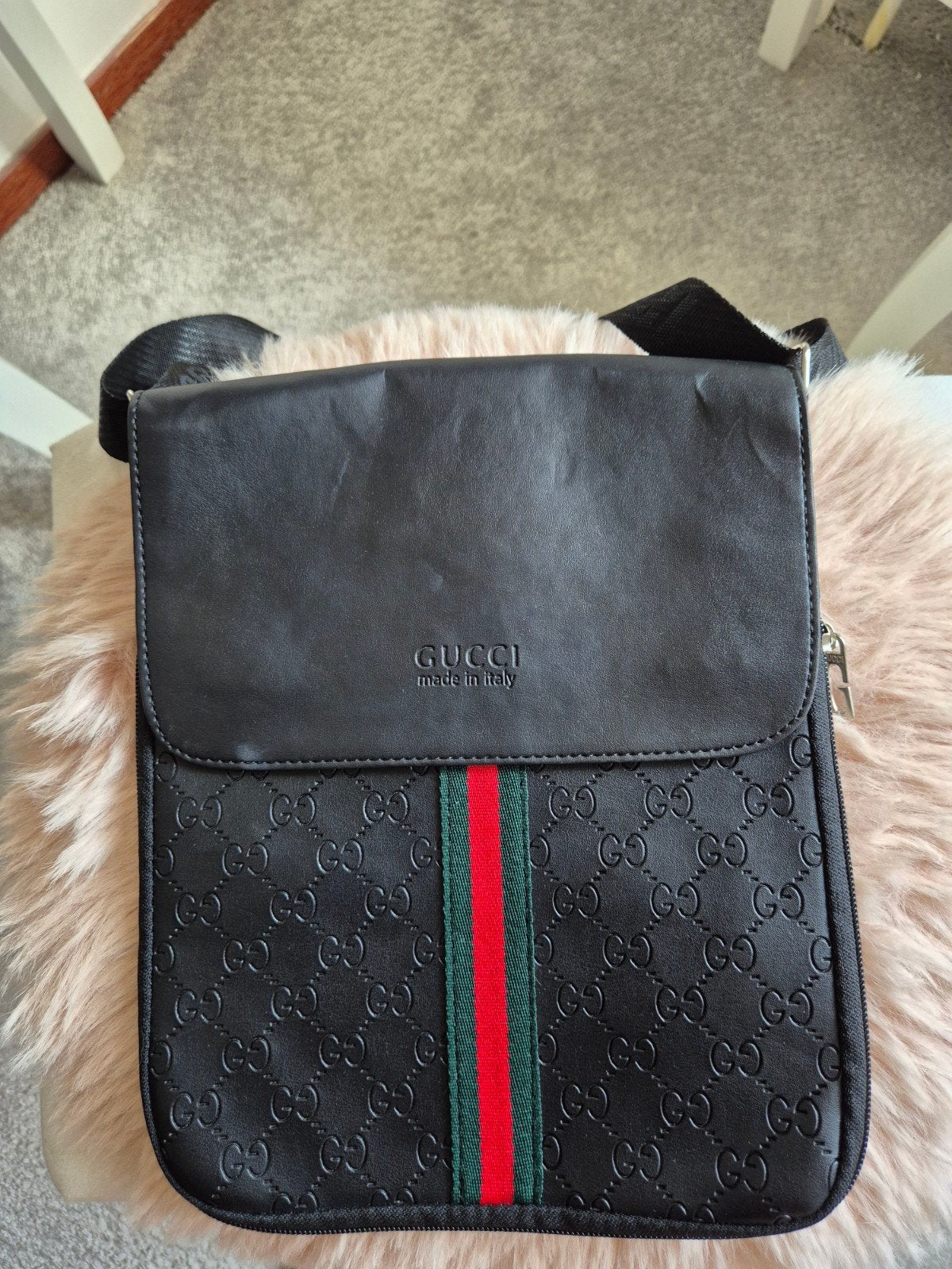 Gucci schoudertasje zwart met rood/groene streep, Ophalen of Verzenden, Gebruikt, Zwart, Schoudertasje