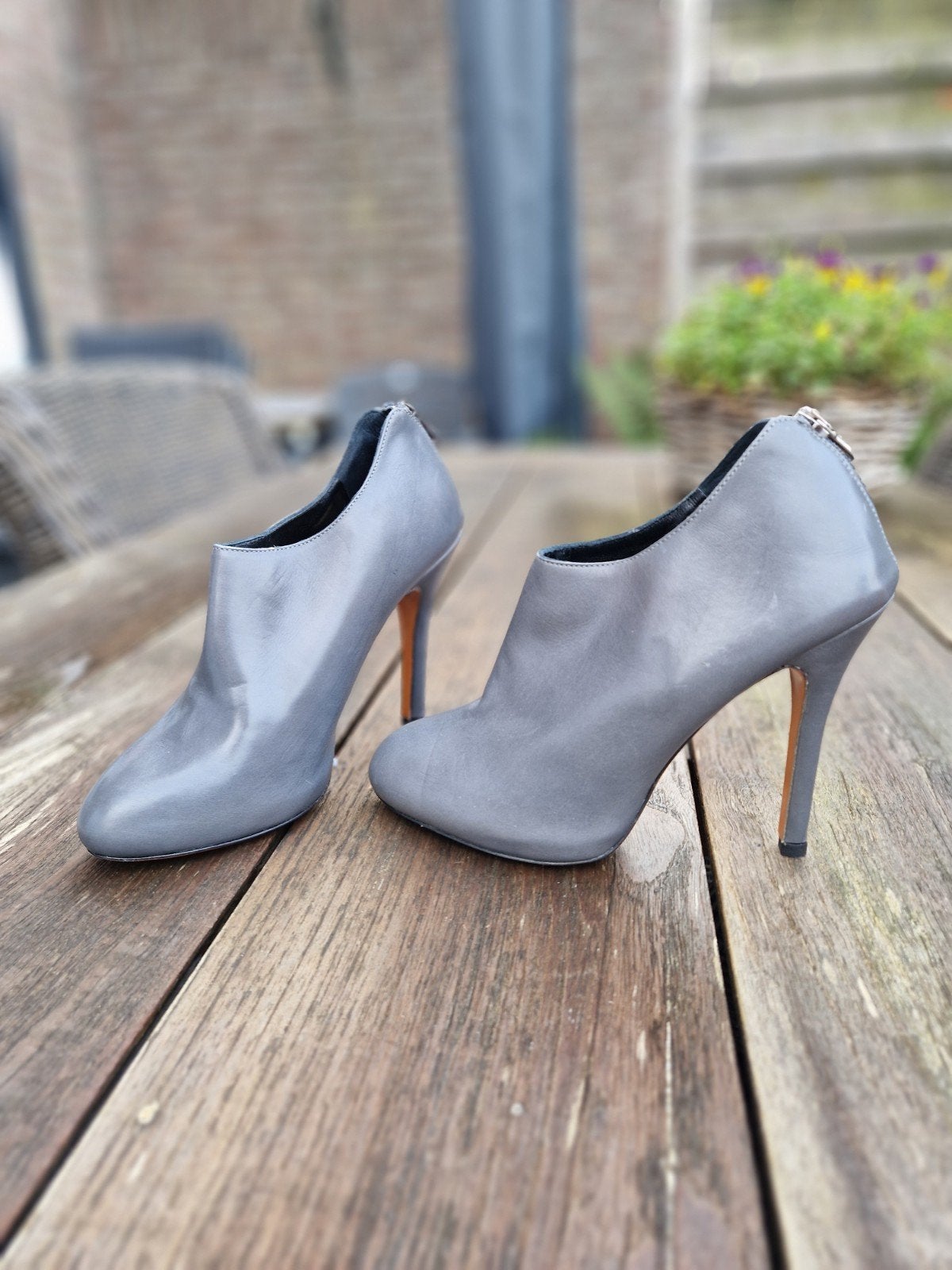 Pumps naaldhakken maat 39 nieuw grijs leer Laurén Milano, Pumps, Lauren milano, Nieuw, Ophalen of Verzenden
