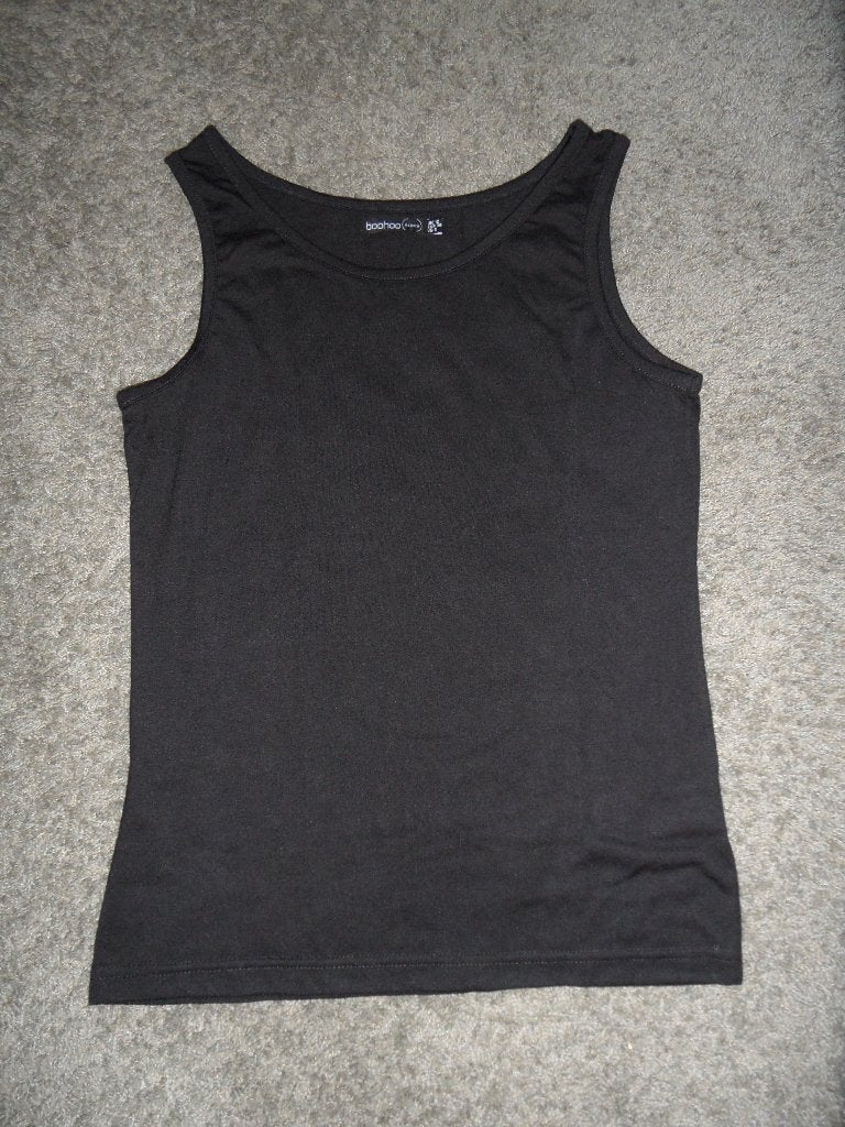 Prima mouwloos, zwart shirt van Boohoo Basics, maat 36, Ophalen of Verzenden, Zo goed als nieuw, Boohoo, Zwart