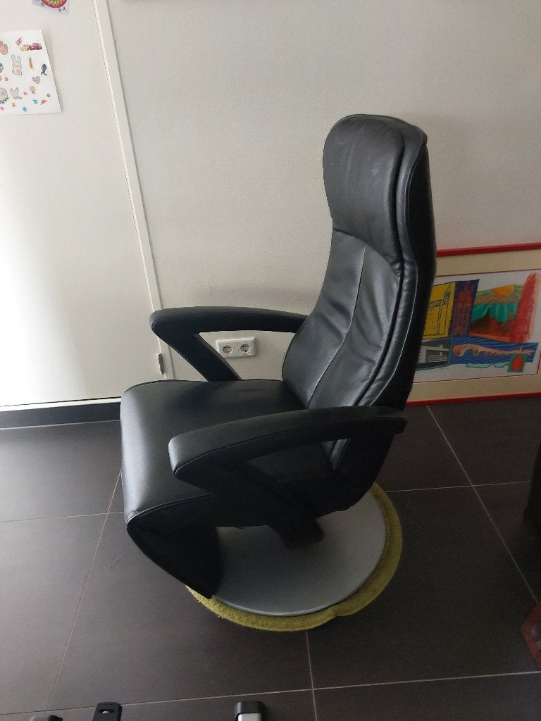 Relaxstoel (prominent) zwart leder, Huis en Inrichting, Ophalen, Gebruikt, Minder dan 75 cm, 50 tot 75 cm