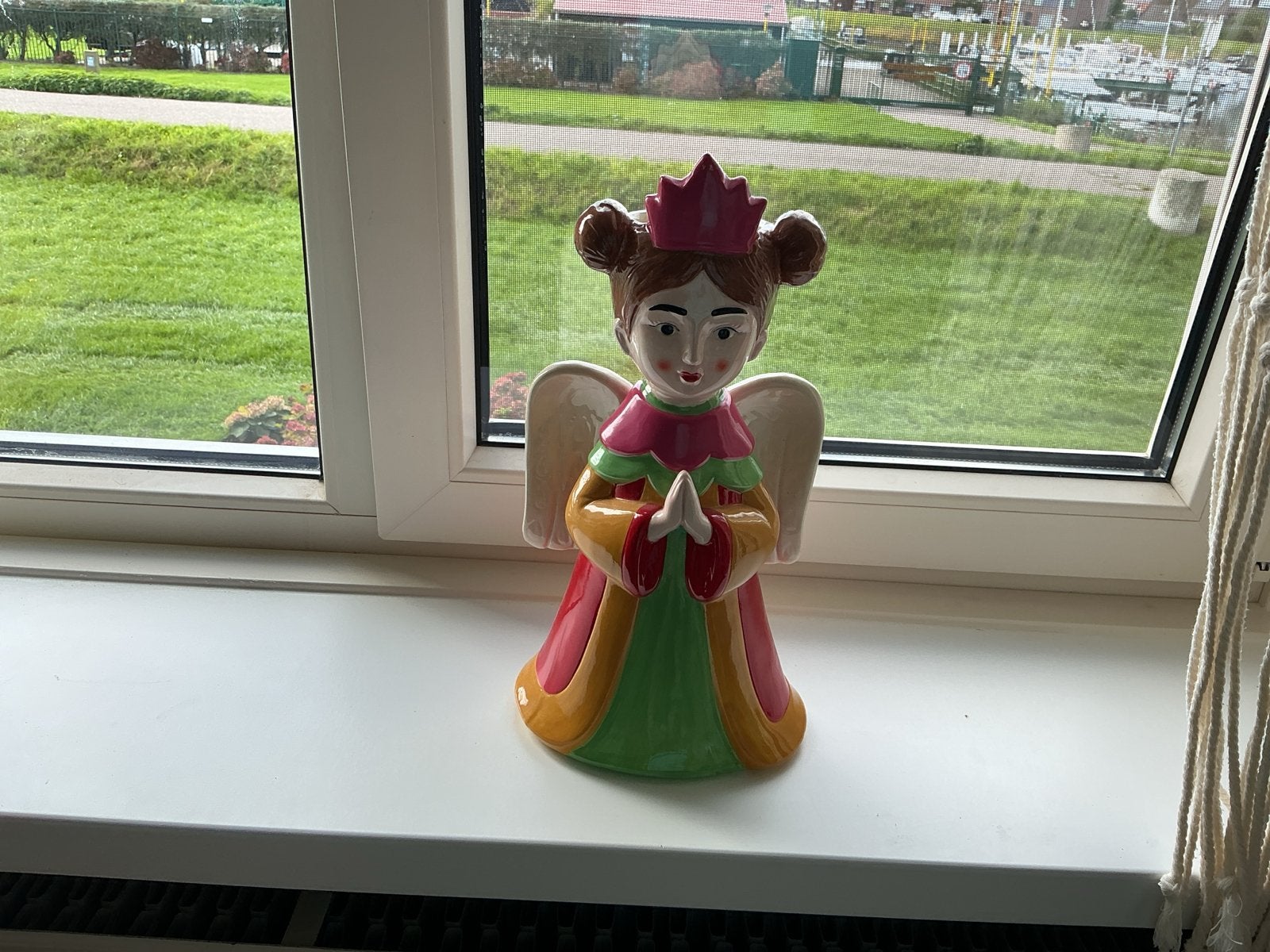 Vrolijke Bloemenvaas Engel - Unieke Decoratie, Antiek en Kunst, Ophalen of Verzenden