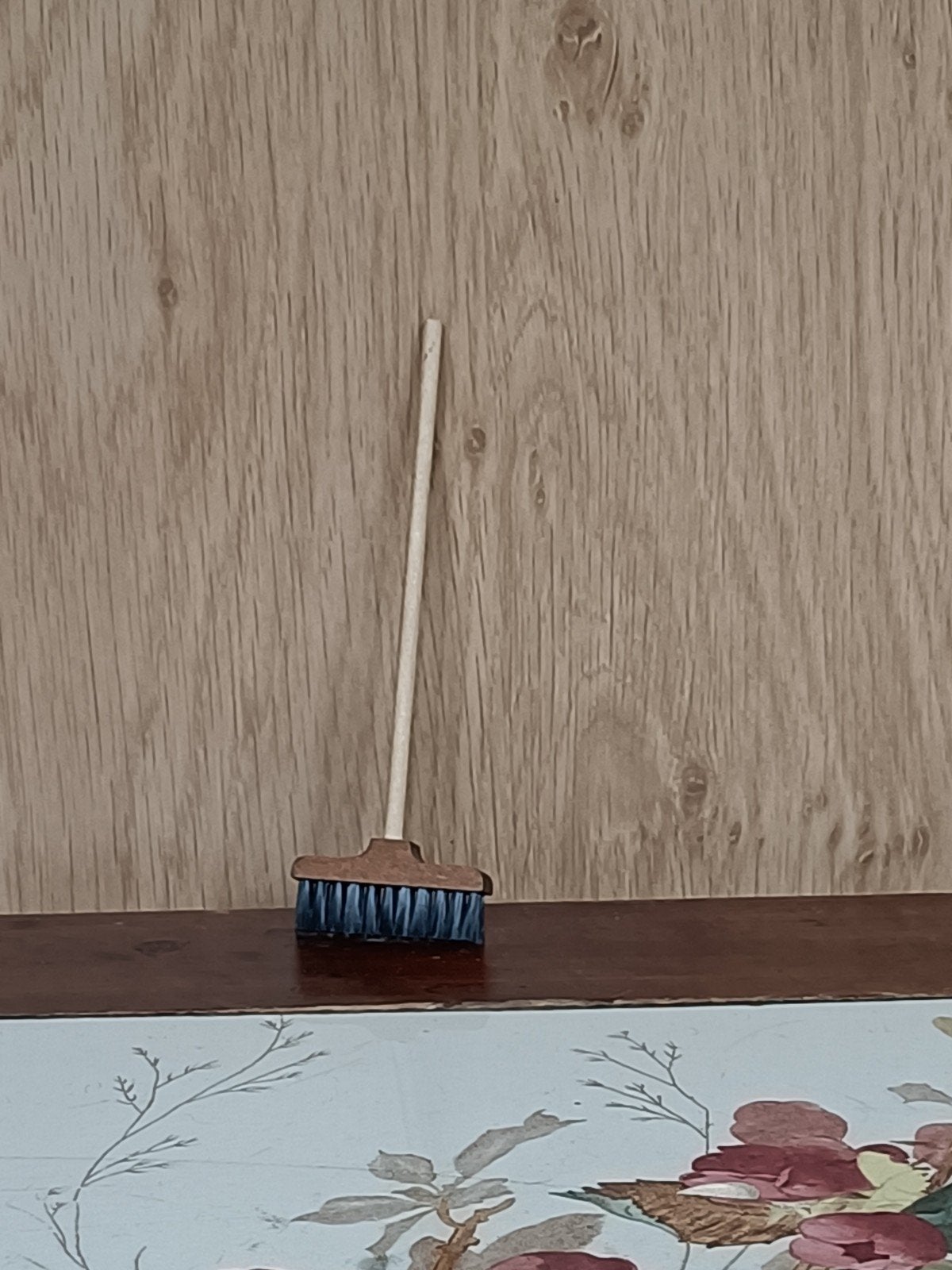 Bezem poppenhuis 1:12, Ophalen of Verzenden, Zo goed als nieuw, Poppenhuis