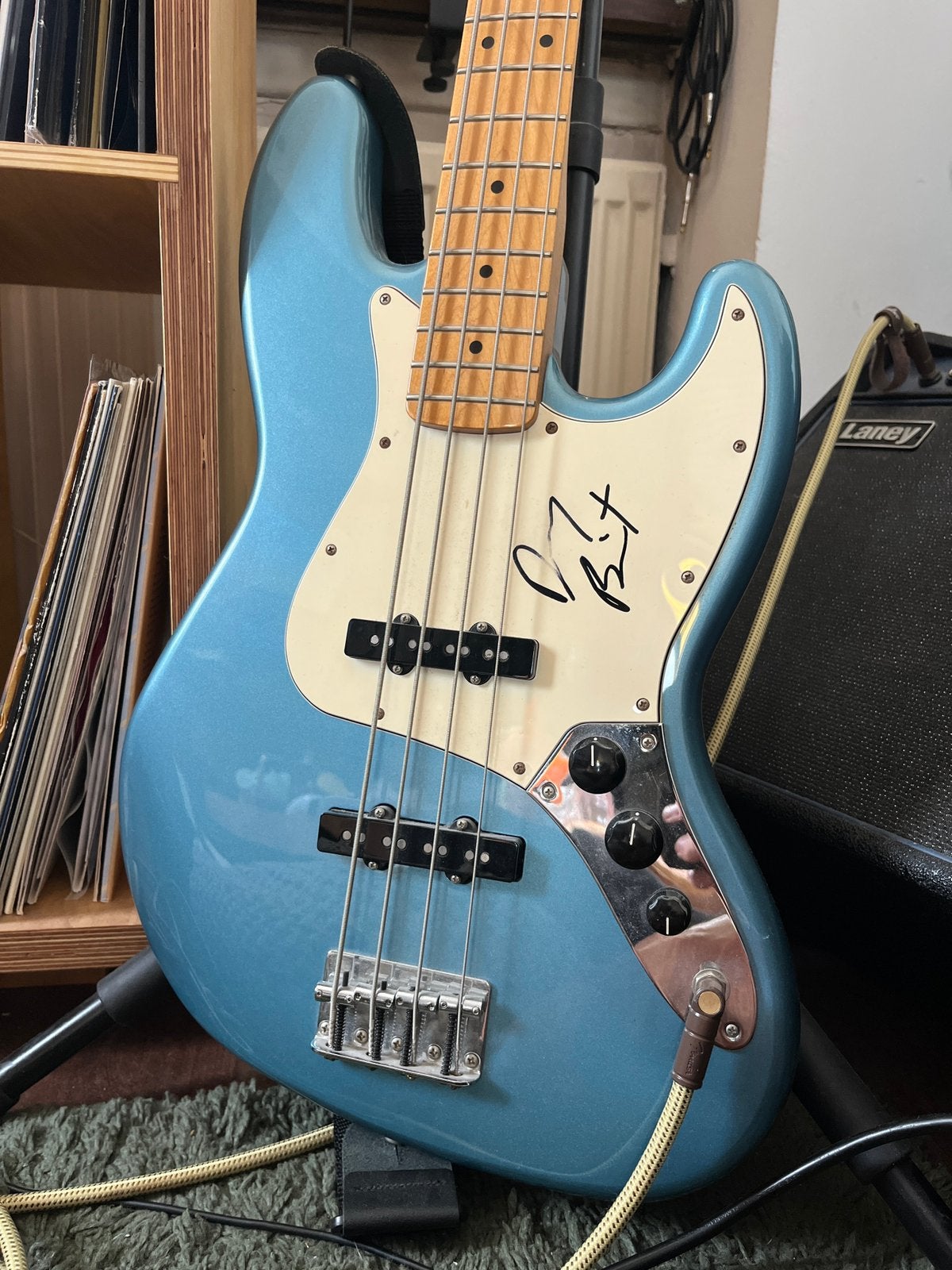 Fender Jazz bass signed by Donny Benét, Muziek en Instrumenten, Snaarinstrumenten | Gitaren | Bas, Ophalen, Zo goed als nieuw