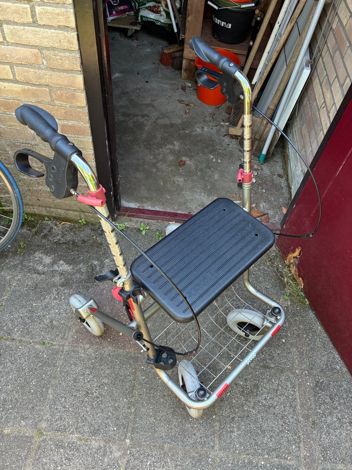 Looprek, rollator, poepstoel, Ophalen, Zo goed als nieuw