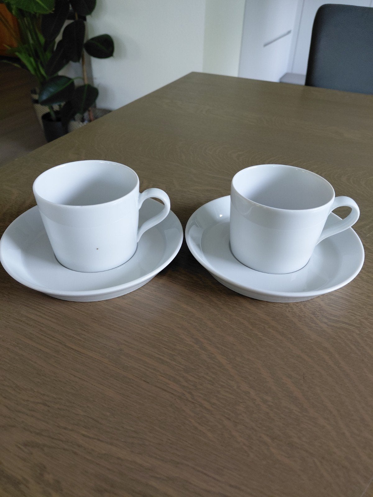 ARZBERG TRIC - KOP EN SCHOTELS, Huis en Inrichting, Keuken | Servies, Ophalen of Verzenden, Porselein, Overige stijlen, Kop(pen) en/of Schotel(s)