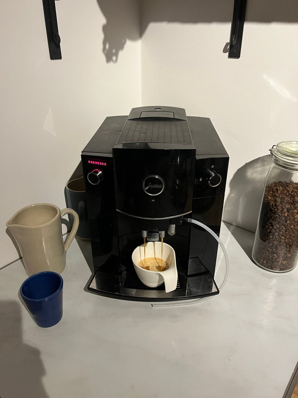 Jura D6 volautomatische espressomachine, Ophalen, Afneembaar waterreservoir, Gebruikt, Espresso apparaat