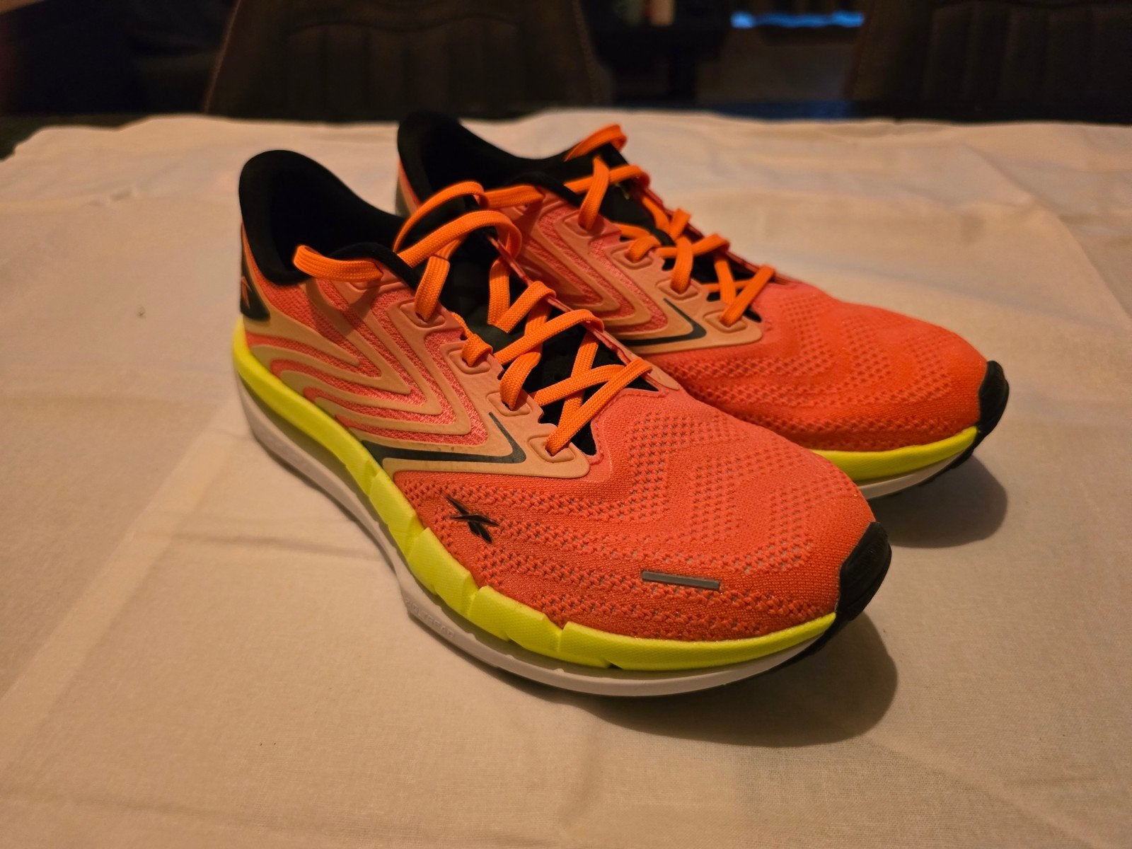 Sneakers Reebok FloatZig Tread – maat 40 hardloop schoenen, Sport en Fitness, Loopsport en Atletiek, Ophalen, Zo goed als nieuw