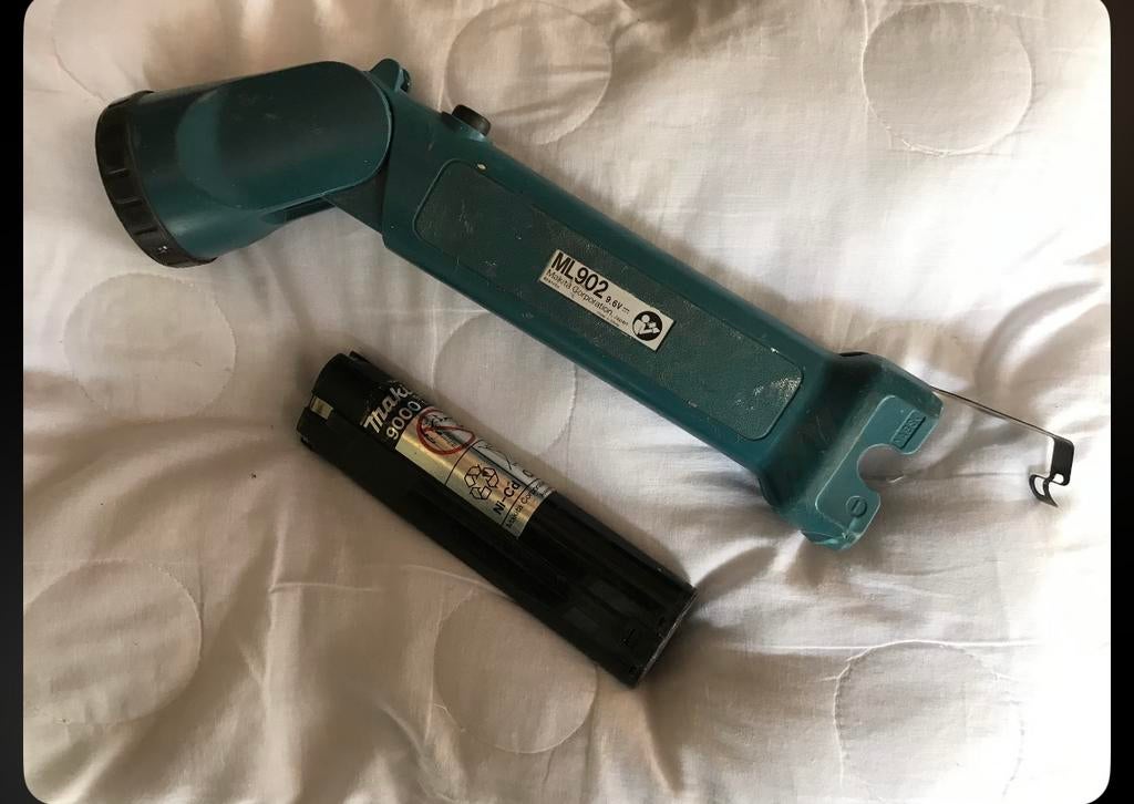Makita lamp zaklamp, Ophalen of Verzenden, Zo goed als nieuw, Minder dan 700 watt, Haakse handslijpmachine