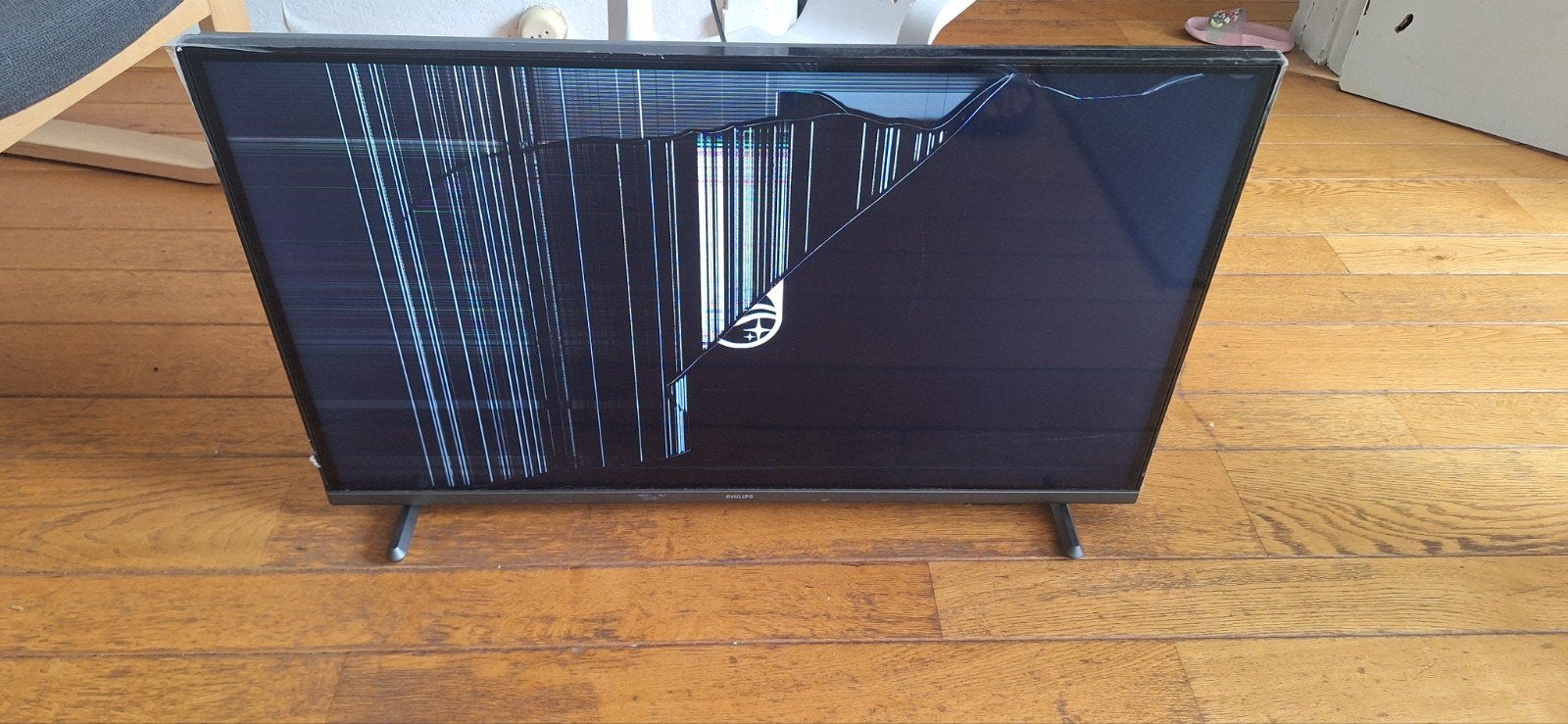 Philips TV met gebroken scherm - voor onderdelen, Ophalen, Philips, 50 Hz, 80 tot 100 cm