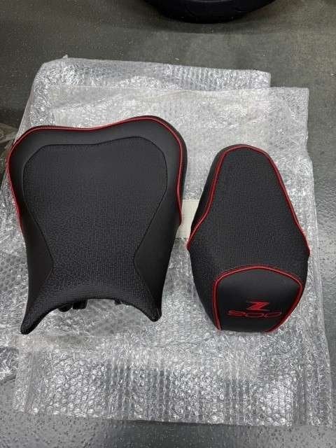 Bagster gel zadel voor en achter Kawasaki Z900 2020 -, Motoren, Gebruikt, Bagster, Ophalen of Verzenden, 19 rue des Peupliers