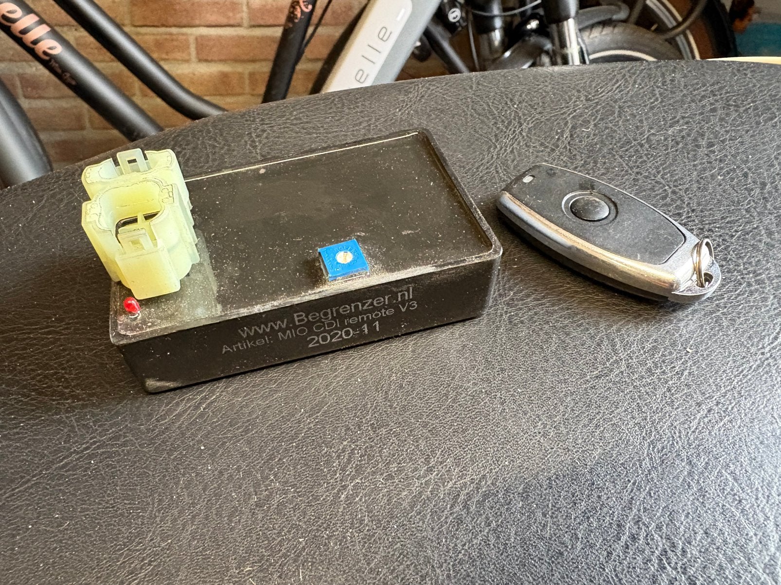Sym mio begrenzer+onbegrensd, Ophalen of Verzenden, Zo goed als nieuw, Benzine, Mio