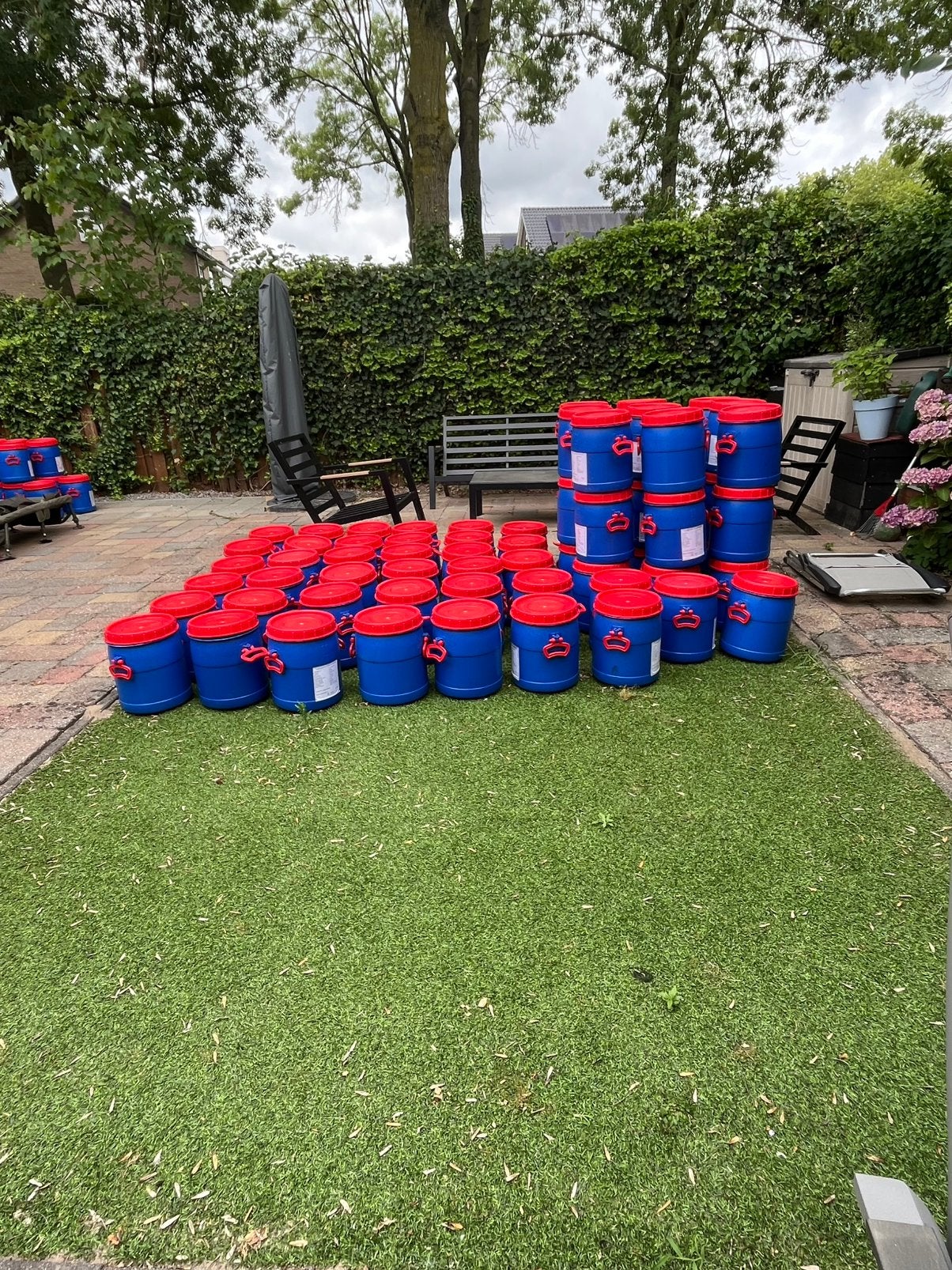 Voerton/vaatjes 25ltr zgan voor voer., Ophalen of Verzenden, Zo goed als nieuw