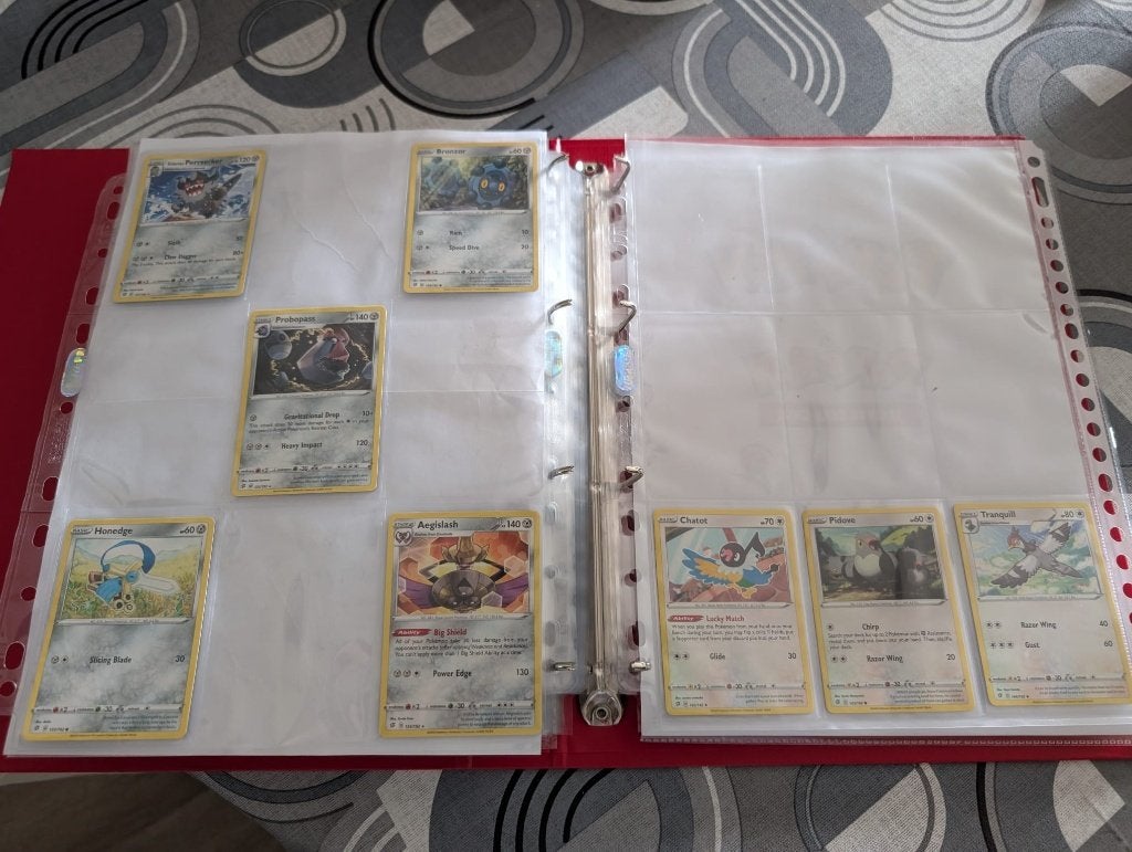 *37 Rebel Clash, Ophalen of Verzenden, Zo goed als nieuw, Meerdere kaarten, Foil