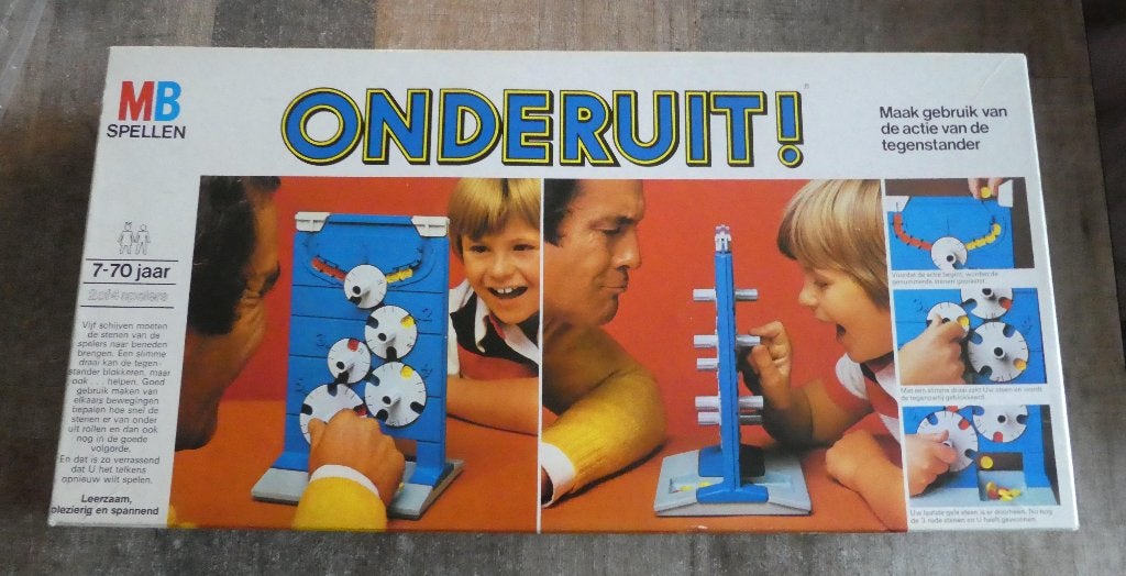 Onderuit MB grote doos vanaf 7 jaar. (2), Hobby en Vrije tijd, Gezelschapsspellen | Bordspellen, Een of twee spelers, Ophalen of Verzenden