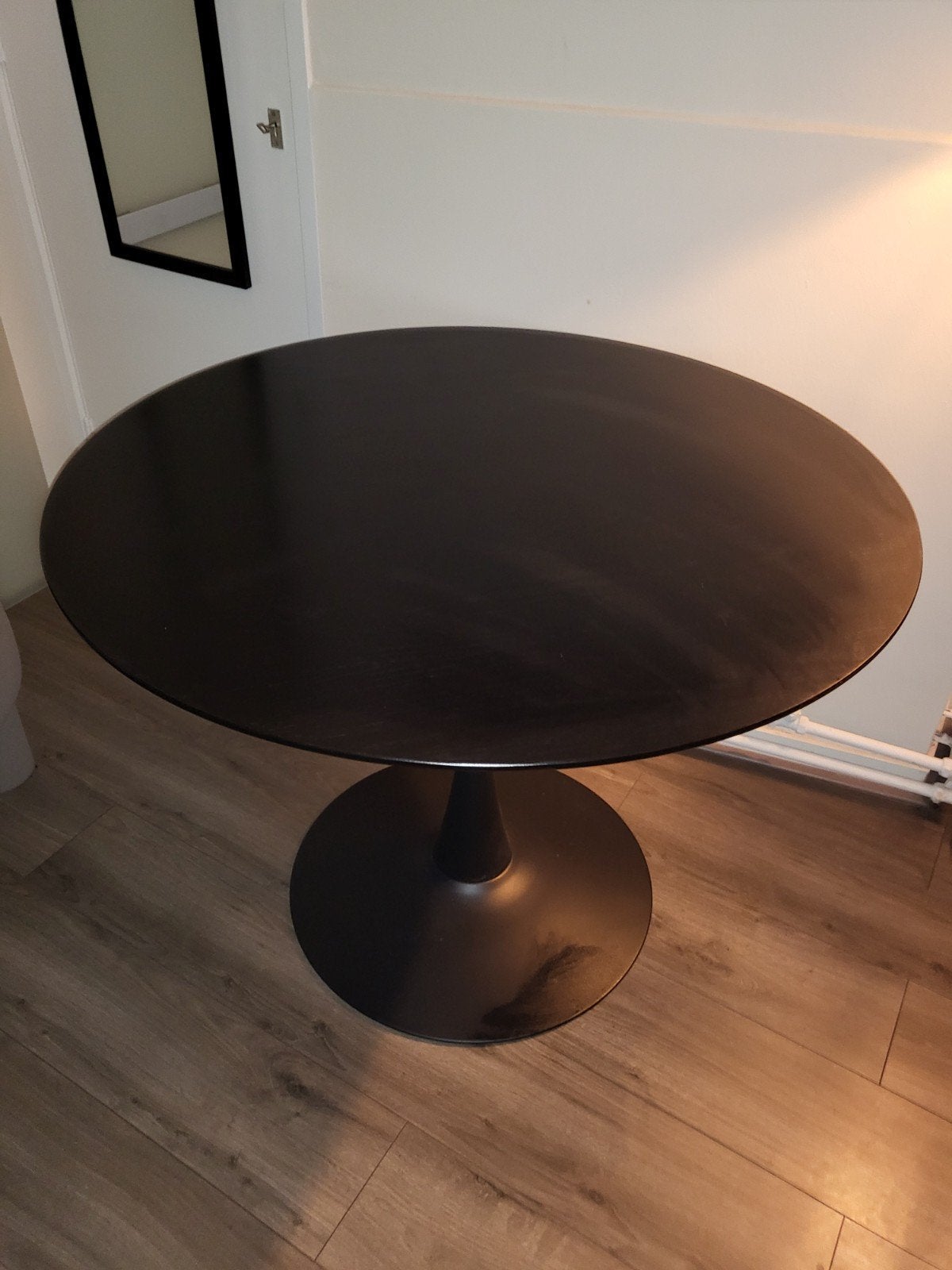 Stijlvolle zwarte ronde tafel - 100x100x75 cm, Ophalen, Overige materialen, Gebruikt, 50 tot 100 cm