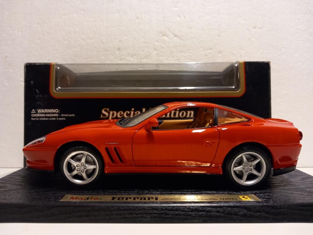Ferrari 550 Maranello rood 1996 Maisto metal 1:18 KRD, Ophalen of Verzenden, Zo goed als nieuw, Auto, Maisto