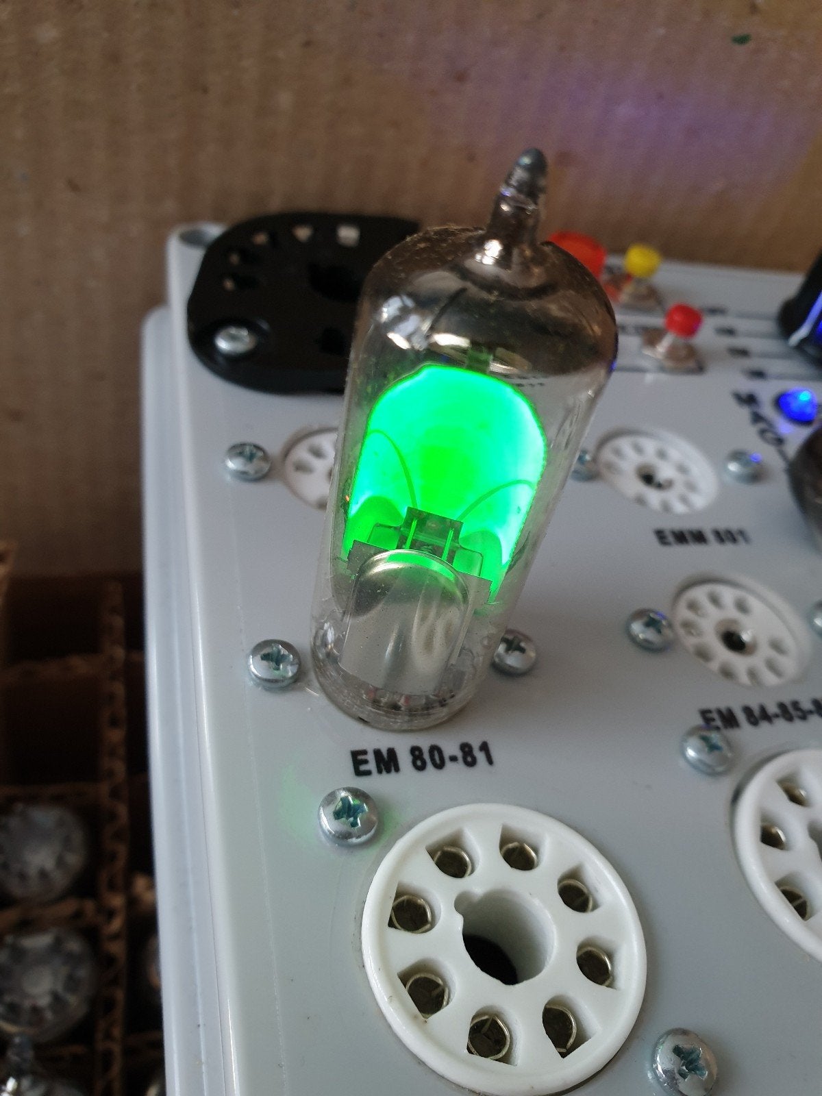 45x Philips EM80 Radiobuizen - NOS & Getest, Ophalen of Verzenden