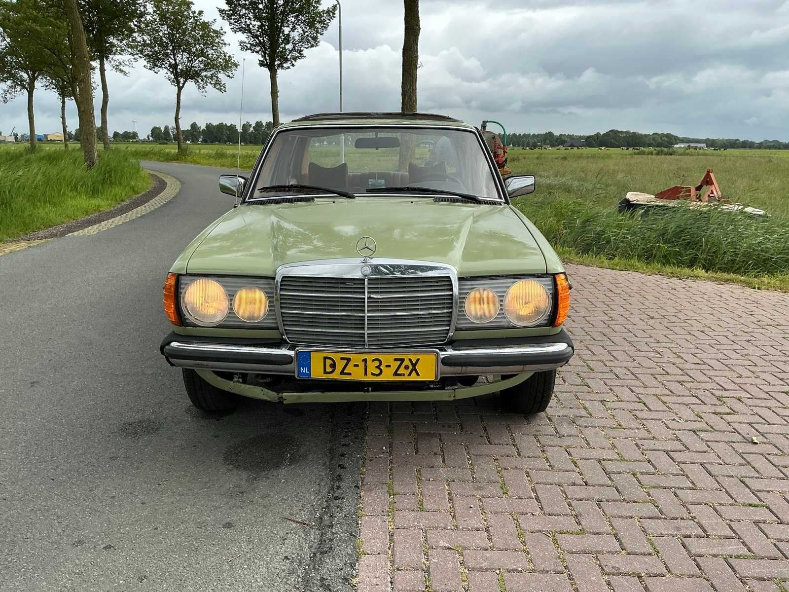 Mercedes-Benz 1979 200-280 (W123) - 200 D, Auto's, Gebruikt, Origineel Nederlands, Bedrijf, 1987 cc