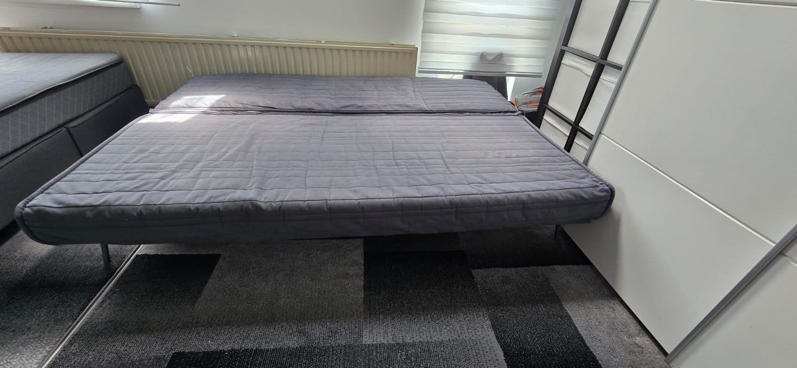 IKEA Bedbank LYCKSELE LÖVÅS - Grijs, zo goed als nieuw, Ophalen