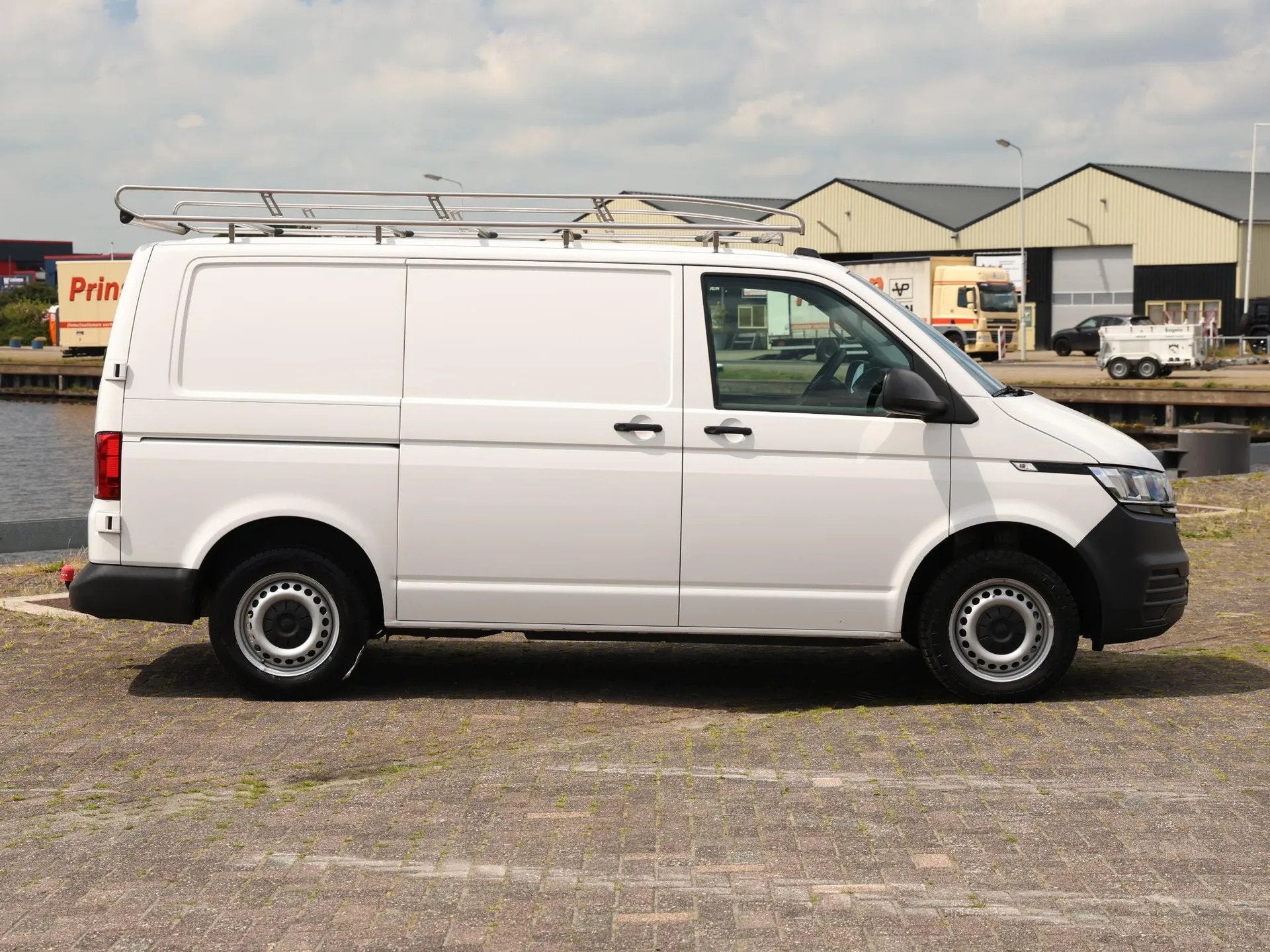 Volkswagen Transporter 2.0 TDI 90 pk L1H1 (bj 2021), Voorwielaandrijving, Gebruikt, Wit, Bedrijf