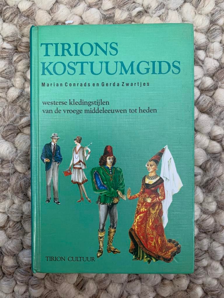 Tirons Kostuumgids / mode vak literatuur, Boeken, Mode, Gelezen, Mode algemeen, Ophalen of Verzenden