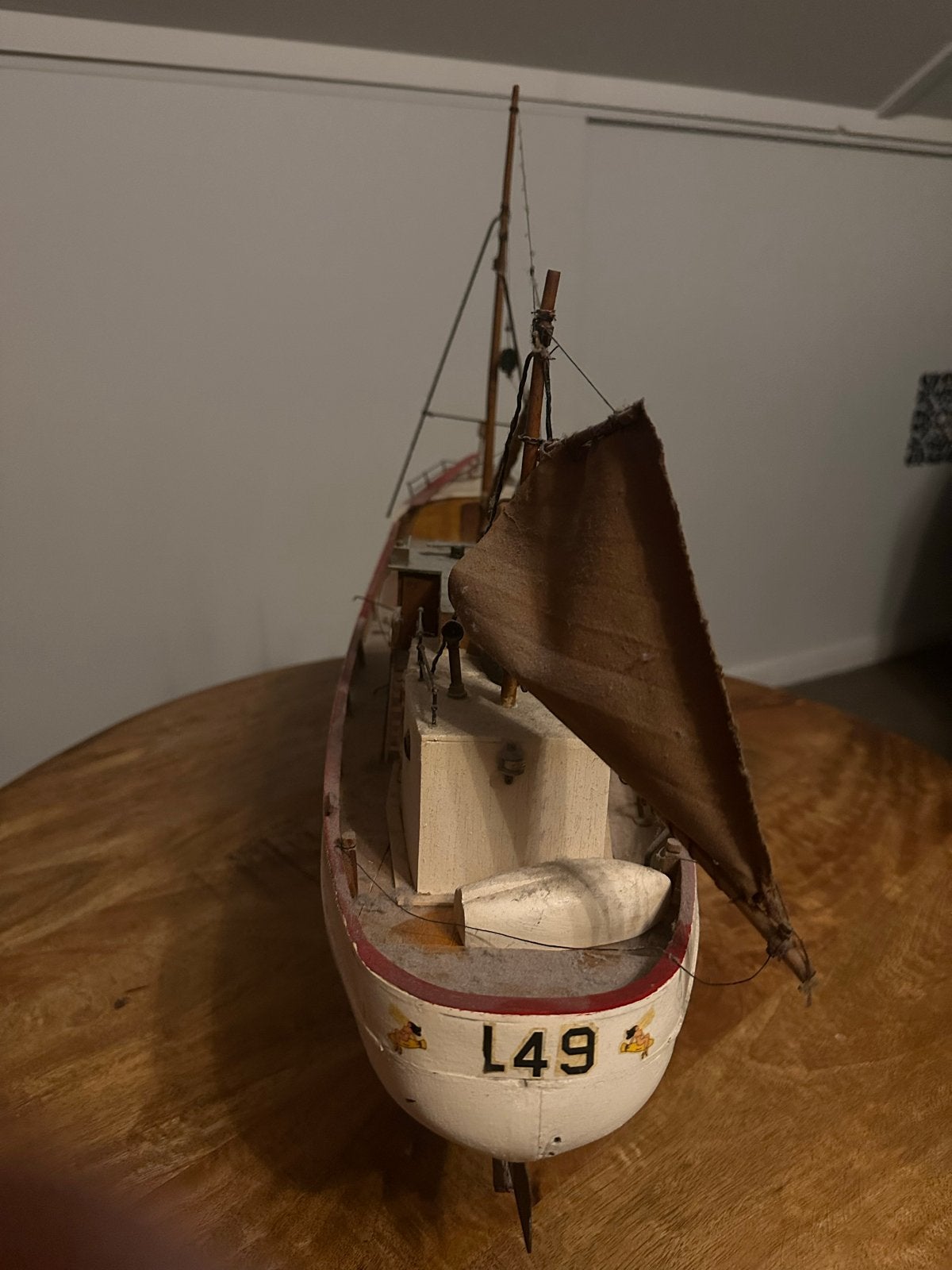 Gedetailleerd modelbouw vissersschip L49 - 60cm lengte, Hobby en Vrije tijd, Modelbouw | Boten en Schepen, Ophalen, Gebruikt, Groter dan 1:32