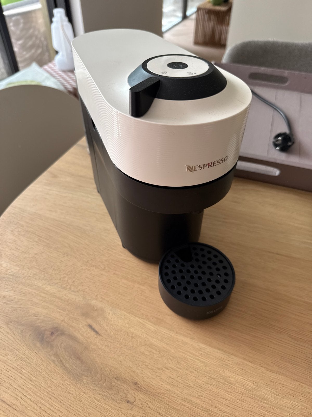 Nespresso Vertuo Next koffiemachine - Wit/Zwart, Gebruikt, 10 kopjes of meer, Koffiemachine, Ophalen of Verzenden