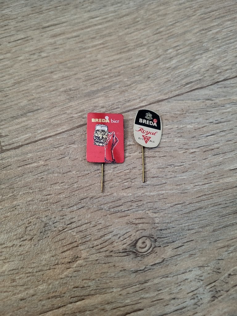 2x Pins Speldjes Breda Bier brouwerij Nederland, Hobby en Vrije tijd, Overige Hobby en Vrije tijd, Ophalen of Verzenden, Zo goed als nieuw