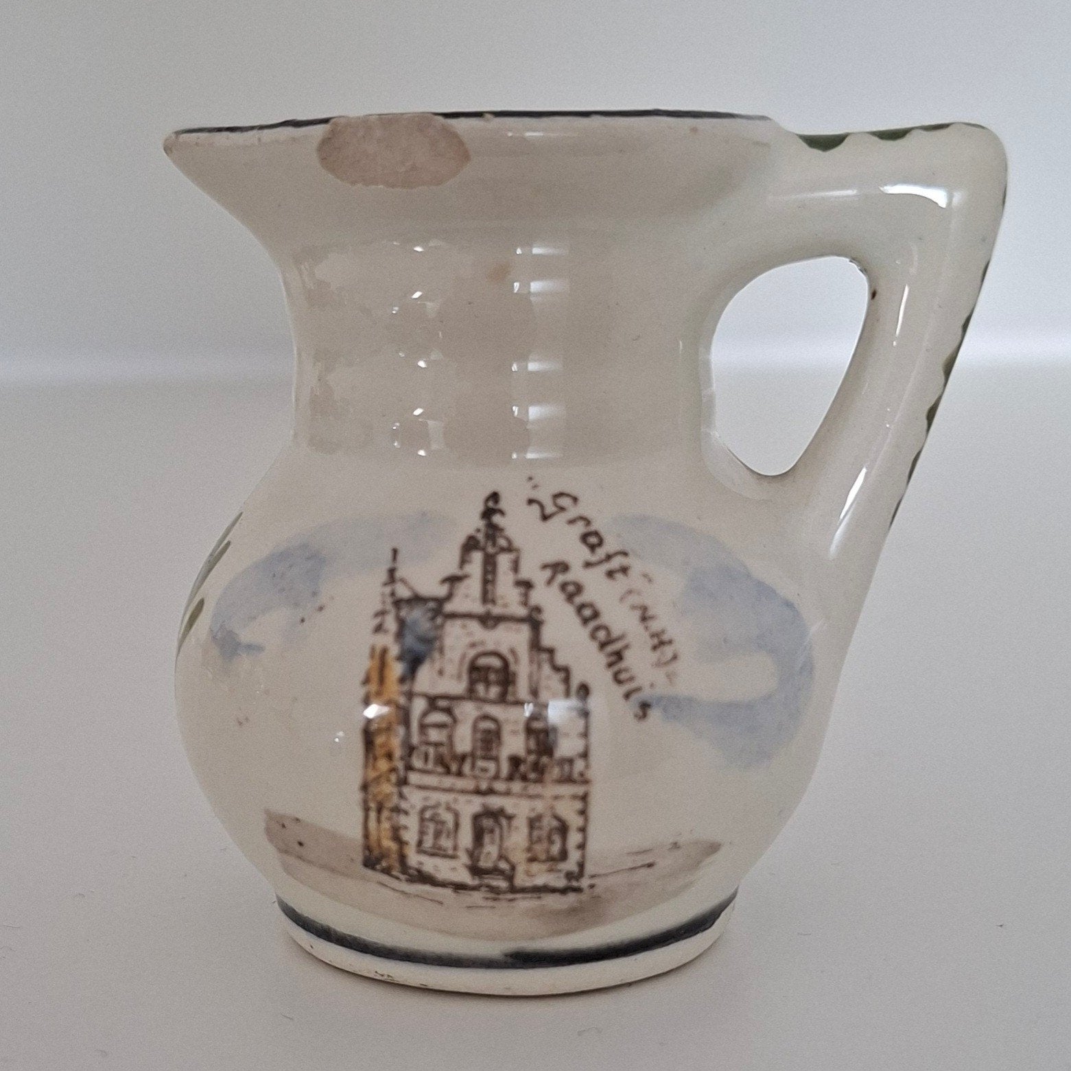 Souvenir vaasje Raadhuis Graft (NH), Antiek en Kunst, Antiek | Vazen, Ophalen of Verzenden
