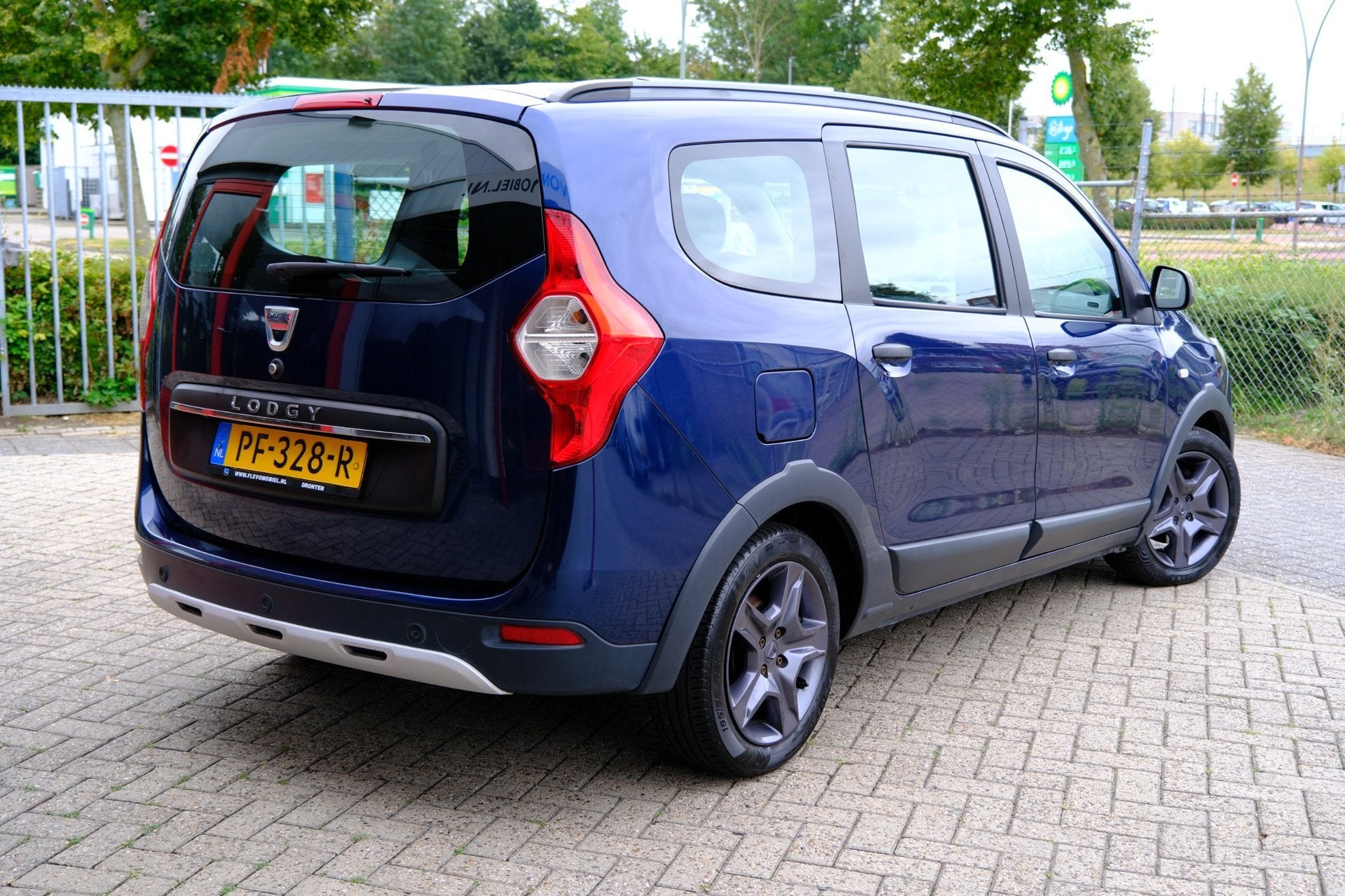 Dacia Lodgy 1.2 TCe Série Limitée Stepway Navi|Airco|Cruis, Auto's, Voorwielaandrijving, Gebruikt, Euro 6, Origineel Nederlands