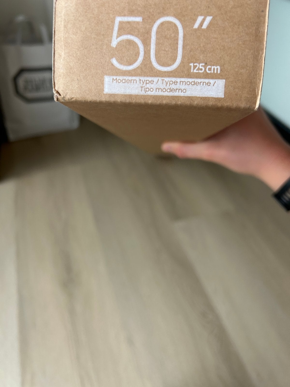 Foto 6 van Samsung The Frame Lijst 50 inch Teakhout look