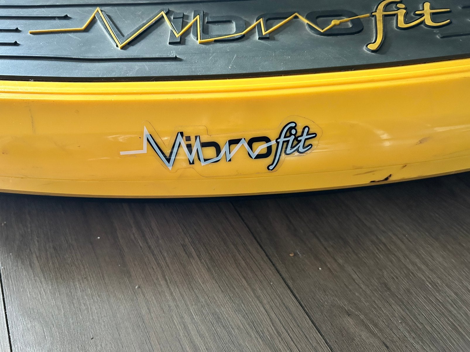 Vibrofit Trilplaat met Wifi (ingebouwde boxen), Sport en Fitness, Fitnessapparatuur, Ophalen, Gebruikt, Kunststof, Trilplaat