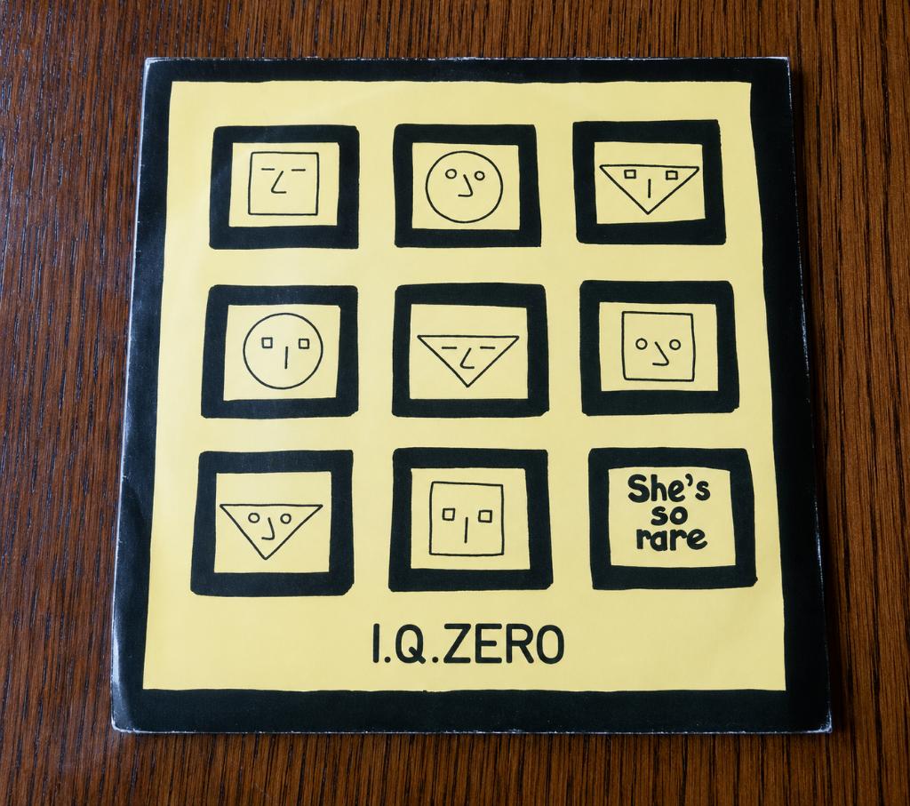 original single- I.Q zero- she's so rare- *1980*, Fotohoes, Overige genres, 7 inch, Ophalen of Verzenden