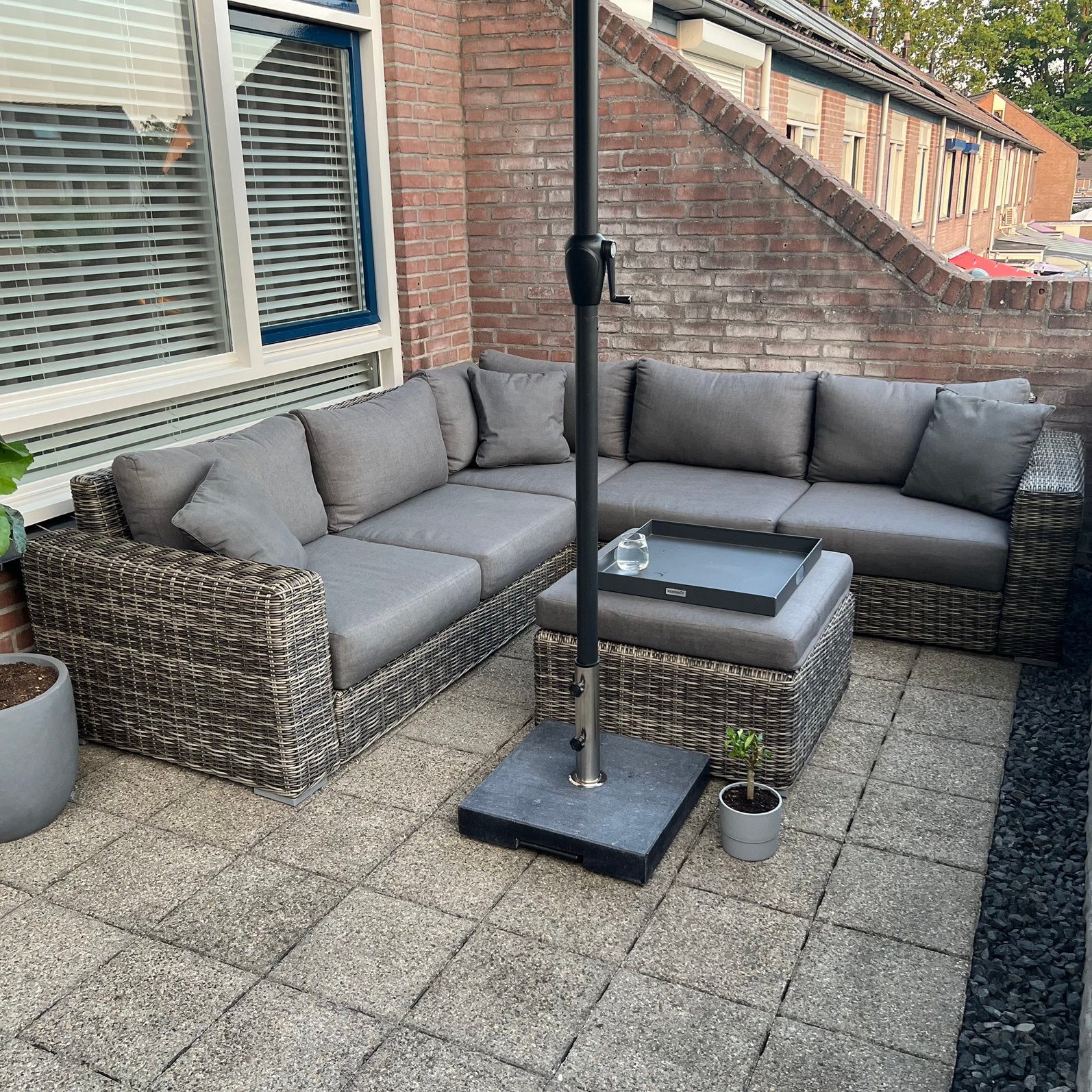 Wicker loungeset in zeer nette staat + afdekhoes, Ophalen, 5 zitplaatsen, Bank, Zo goed als nieuw