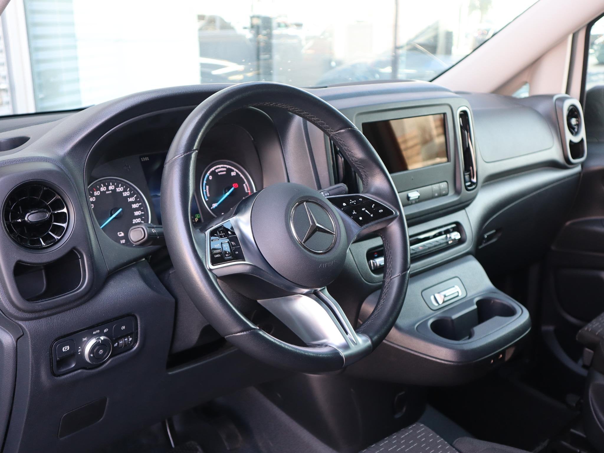 Mercedes-Benz eVito 112 L3 FACELIFT 286km WLTP, Auto's, Bestelauto's, Stof, 280 km, Stoelverwarming, 116 pk