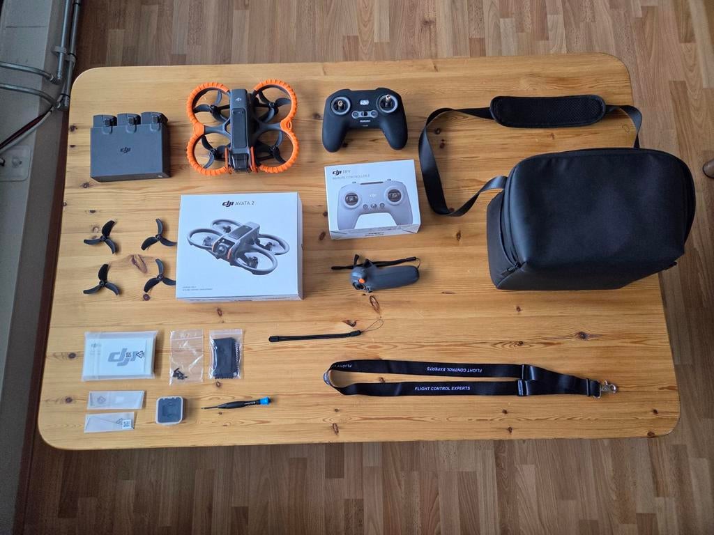 DJI Avata 2 Compleet Pakket (zonder goggles), Audio, Tv en Foto, Drones, Ophalen of Verzenden, Zo goed als nieuw