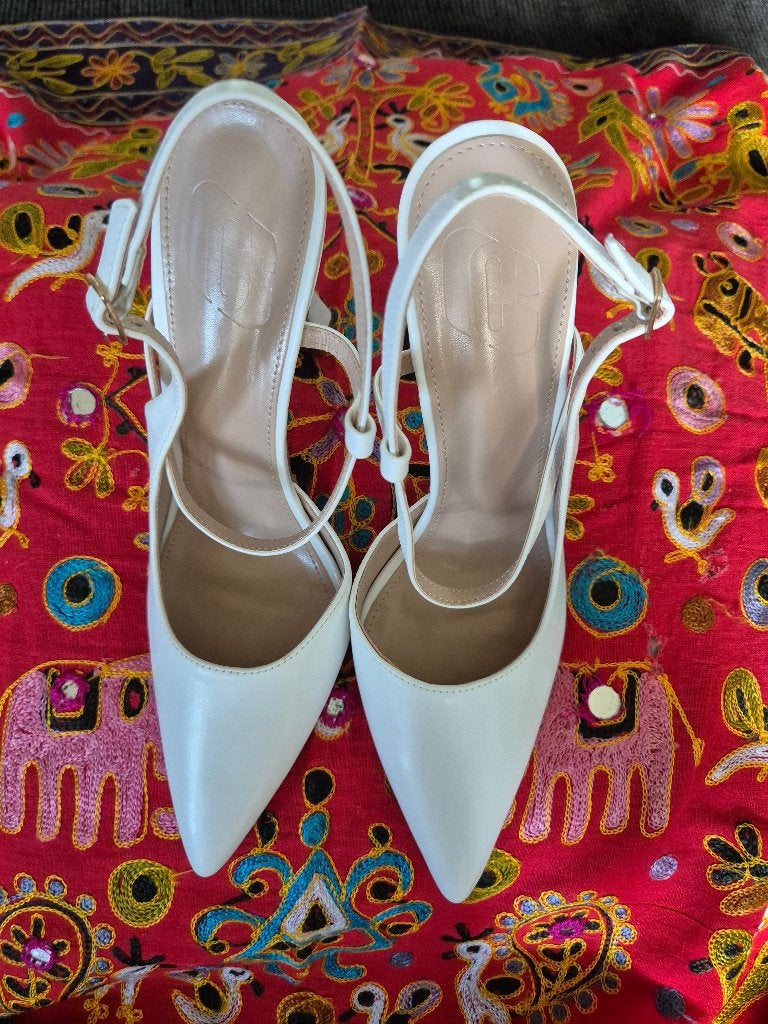 Nieuwe bruidsschoenen wit slingback 41, Kleding | Dames, Trouwkleding en Trouwaccessoires, Ophalen of Verzenden, Nieuw, Wit, Schoenen