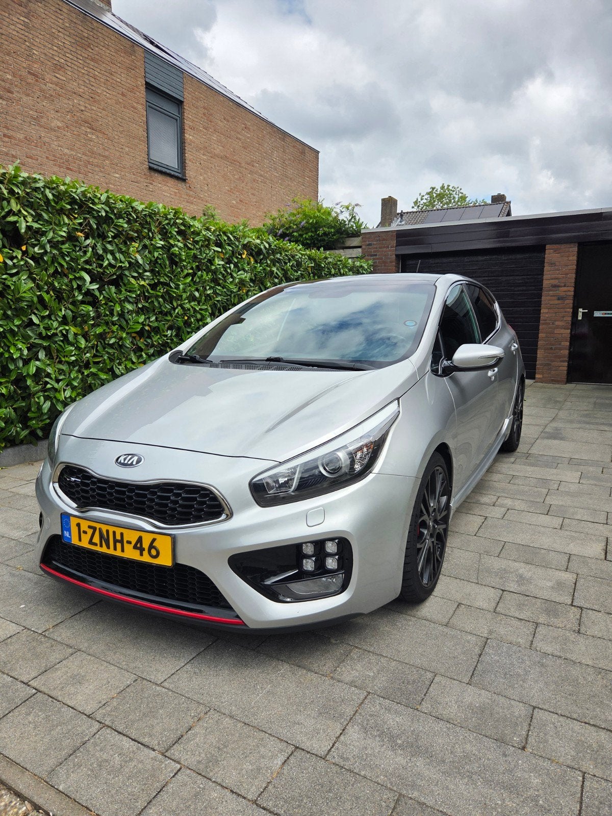 Kia Ceed GT 1.6 T-GDI 204 PK | 2015 | Panodak | Navi | Xenon, Voorwielaandrijving, 1282 kg, 4 cilinders, Leder en Stof