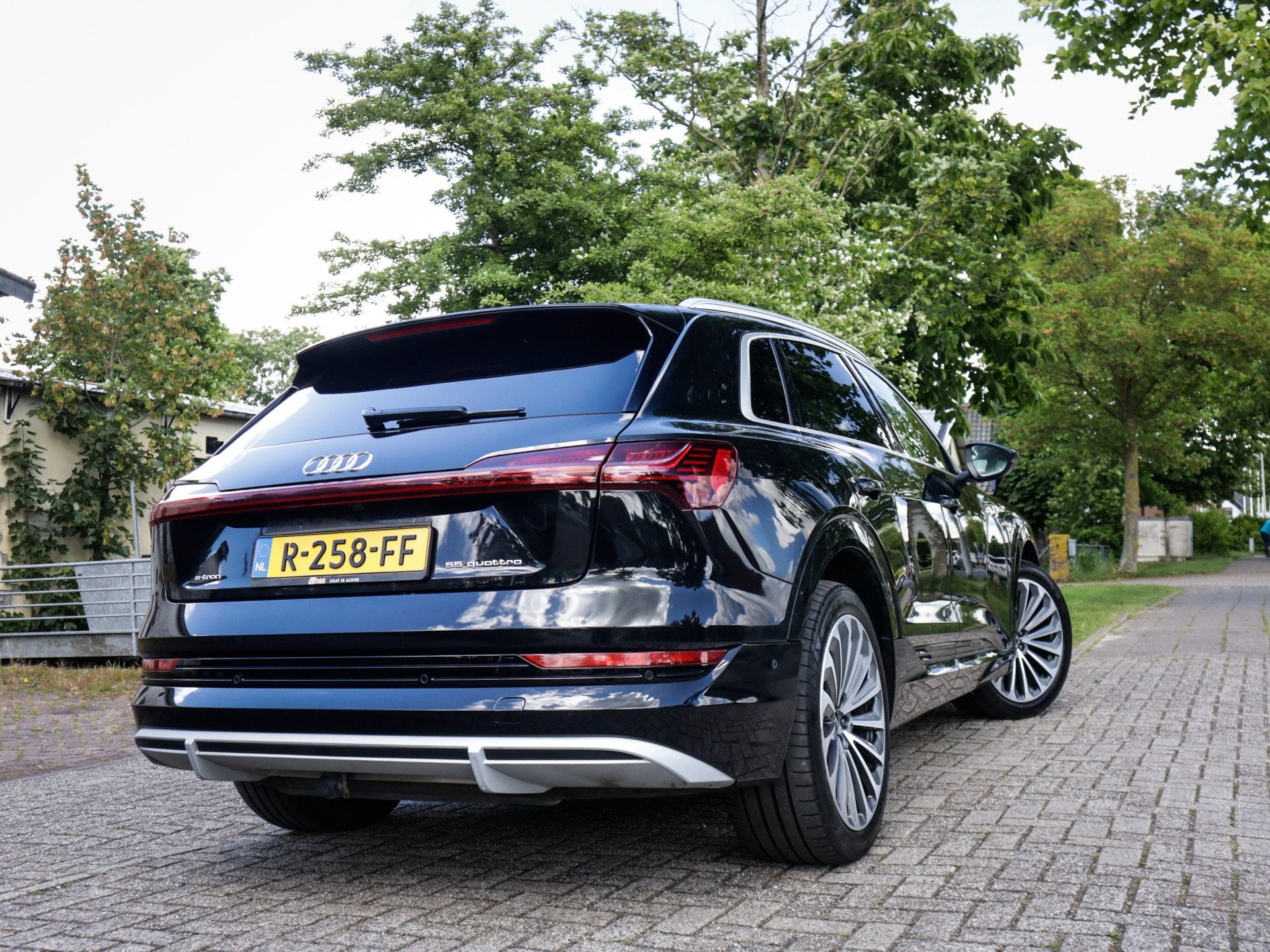 Audi e-tron 55 quattro S edition 95 kWh 1e-Eig. & Keurig-Ond, Automaat, Zwart, 95 kWh, Leder en Stof