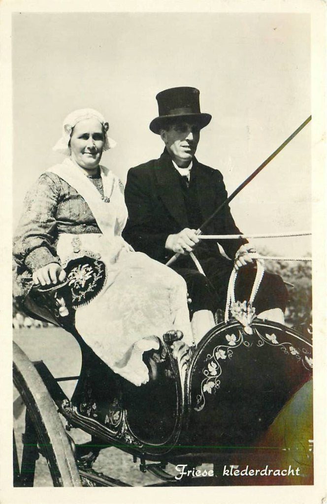 388-284-027 Friese klederdracht, Verzenden, Voor 1920, Friesland
